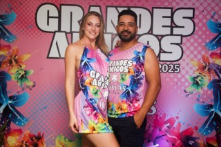 
<a style='margin-left: 5px;' class='btn btn-xs btn-social btn-facebook' href='https://www.facebook.com/sharer/sharer.php?u=https://galeramix.s01.web.getmuller.com.br/imagem/a159/800-800-90/conteudo/site_galerias/159/grandes-amigos-tijucas-clube-128.jpg' rel='popup' data-width='500' data-height='400'><i class='fa fa-facebook'></i>Compartilhar <span class='hidden-xs'>no Facebook</span>
</a> 
<a class='btn btn-default btn-xs' target='_blank' href='imagem/a159/800-800-90/conteudo/site_galerias/159/grandes-amigos-tijucas-clube-128.jpg'>
<span class='glyphicon glyphicon-cloud-download'></span> Salvar
</a>
