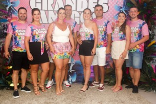 
<a style='margin-left: 5px;' class='btn btn-xs btn-social btn-facebook' href='https://www.facebook.com/sharer/sharer.php?u=https://galeramix.s01.web.getmuller.com.br/imagem/a159/800-800-90/conteudo/site_galerias/159/grandes-amigos-tijucas-clube-133.jpg' rel='popup' data-width='500' data-height='400'><i class='fa fa-facebook'></i>Compartilhar <span class='hidden-xs'>no Facebook</span>
</a> 
<a class='btn btn-default btn-xs' target='_blank' href='imagem/a159/800-800-90/conteudo/site_galerias/159/grandes-amigos-tijucas-clube-133.jpg'>
<span class='glyphicon glyphicon-cloud-download'></span> Salvar
</a>
