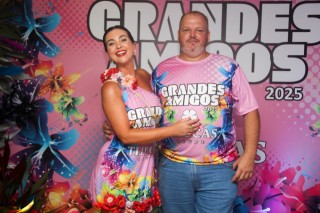 
<a style='margin-left: 5px;' class='btn btn-xs btn-social btn-facebook' href='https://www.facebook.com/sharer/sharer.php?u=https://galeramix.s01.web.getmuller.com.br/imagem/a159/800-800-90/conteudo/site_galerias/159/grandes-amigos-tijucas-clube-146.jpg' rel='popup' data-width='500' data-height='400'><i class='fa fa-facebook'></i>Compartilhar <span class='hidden-xs'>no Facebook</span>
</a> 
<a class='btn btn-default btn-xs' target='_blank' href='imagem/a159/800-800-90/conteudo/site_galerias/159/grandes-amigos-tijucas-clube-146.jpg'>
<span class='glyphicon glyphicon-cloud-download'></span> Salvar
</a>
