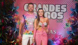 
<a style='margin-left: 5px;' class='btn btn-xs btn-social btn-facebook' href='https://www.facebook.com/sharer/sharer.php?u=https://galeramix.s01.web.getmuller.com.br/imagem/a159/800-800-90/conteudo/site_galerias/159/grandes-amigos-tijucas-clube-147.jpg' rel='popup' data-width='500' data-height='400'><i class='fa fa-facebook'></i>Compartilhar <span class='hidden-xs'>no Facebook</span>
</a> 
<a class='btn btn-default btn-xs' target='_blank' href='imagem/a159/800-800-90/conteudo/site_galerias/159/grandes-amigos-tijucas-clube-147.jpg'>
<span class='glyphicon glyphicon-cloud-download'></span> Salvar
</a>
