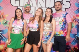 
<a style='margin-left: 5px;' class='btn btn-xs btn-social btn-facebook' href='https://www.facebook.com/sharer/sharer.php?u=https://galeramix.s01.web.getmuller.com.br/imagem/a159/800-800-90/conteudo/site_galerias/159/grandes-amigos-tijucas-clube-149.jpg' rel='popup' data-width='500' data-height='400'><i class='fa fa-facebook'></i>Compartilhar <span class='hidden-xs'>no Facebook</span>
</a> 
<a class='btn btn-default btn-xs' target='_blank' href='imagem/a159/800-800-90/conteudo/site_galerias/159/grandes-amigos-tijucas-clube-149.jpg'>
<span class='glyphicon glyphicon-cloud-download'></span> Salvar
</a>
