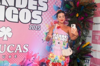 
<a style='margin-left: 5px;' class='btn btn-xs btn-social btn-facebook' href='https://www.facebook.com/sharer/sharer.php?u=https://galeramix.s01.web.getmuller.com.br/imagem/a159/800-800-90/conteudo/site_galerias/159/grandes-amigos-tijucas-clube-153.jpg' rel='popup' data-width='500' data-height='400'><i class='fa fa-facebook'></i>Compartilhar <span class='hidden-xs'>no Facebook</span>
</a> 
<a class='btn btn-default btn-xs' target='_blank' href='imagem/a159/800-800-90/conteudo/site_galerias/159/grandes-amigos-tijucas-clube-153.jpg'>
<span class='glyphicon glyphicon-cloud-download'></span> Salvar
</a>
