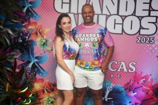 
<a style='margin-left: 5px;' class='btn btn-xs btn-social btn-facebook' href='https://www.facebook.com/sharer/sharer.php?u=https://galeramix.s01.web.getmuller.com.br/imagem/a159/800-800-90/conteudo/site_galerias/159/grandes-amigos-tijucas-clube-154.jpg' rel='popup' data-width='500' data-height='400'><i class='fa fa-facebook'></i>Compartilhar <span class='hidden-xs'>no Facebook</span>
</a> 
<a class='btn btn-default btn-xs' target='_blank' href='imagem/a159/800-800-90/conteudo/site_galerias/159/grandes-amigos-tijucas-clube-154.jpg'>
<span class='glyphicon glyphicon-cloud-download'></span> Salvar
</a>
