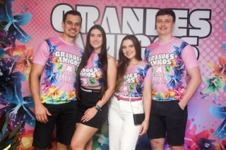 
<a style='margin-left: 5px;' class='btn btn-xs btn-social btn-facebook' href='https://www.facebook.com/sharer/sharer.php?u=https://galeramix.s01.web.getmuller.com.br/imagem/a159/800-800-90/conteudo/site_galerias/159/grandes-amigos-tijucas-clube-155.jpg' rel='popup' data-width='500' data-height='400'><i class='fa fa-facebook'></i>Compartilhar <span class='hidden-xs'>no Facebook</span>
</a> 
<a class='btn btn-default btn-xs' target='_blank' href='imagem/a159/800-800-90/conteudo/site_galerias/159/grandes-amigos-tijucas-clube-155.jpg'>
<span class='glyphicon glyphicon-cloud-download'></span> Salvar
</a>
