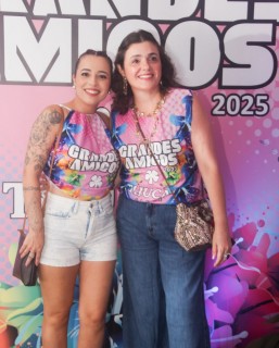 
<a style='margin-left: 5px;' class='btn btn-xs btn-social btn-facebook' href='https://www.facebook.com/sharer/sharer.php?u=https://galeramix.s01.web.getmuller.com.br/imagem/a159/800-800-90/conteudo/site_galerias/159/grandes-amigos-tijucas-clube-171.jpg' rel='popup' data-width='500' data-height='400'><i class='fa fa-facebook'></i>Compartilhar <span class='hidden-xs'>no Facebook</span>
</a> 
<a class='btn btn-default btn-xs' target='_blank' href='imagem/a159/800-800-90/conteudo/site_galerias/159/grandes-amigos-tijucas-clube-171.jpg'>
<span class='glyphicon glyphicon-cloud-download'></span> Salvar
</a>
