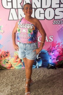 
<a style='margin-left: 5px;' class='btn btn-xs btn-social btn-facebook' href='https://www.facebook.com/sharer/sharer.php?u=https://galeramix.s01.web.getmuller.com.br/imagem/a159/800-800-90/conteudo/site_galerias/159/grandes-amigos-tijucas-clube-180.jpg' rel='popup' data-width='500' data-height='400'><i class='fa fa-facebook'></i>Compartilhar <span class='hidden-xs'>no Facebook</span>
</a> 
<a class='btn btn-default btn-xs' target='_blank' href='imagem/a159/800-800-90/conteudo/site_galerias/159/grandes-amigos-tijucas-clube-180.jpg'>
<span class='glyphicon glyphicon-cloud-download'></span> Salvar
</a>
