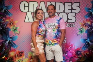 
<a style='margin-left: 5px;' class='btn btn-xs btn-social btn-facebook' href='https://www.facebook.com/sharer/sharer.php?u=https://galeramix.s01.web.getmuller.com.br/imagem/a159/800-800-90/conteudo/site_galerias/159/grandes-amigos-tijucas-clube-26.jpg' rel='popup' data-width='500' data-height='400'><i class='fa fa-facebook'></i>Compartilhar <span class='hidden-xs'>no Facebook</span>
</a> 
<a class='btn btn-default btn-xs' target='_blank' href='imagem/a159/800-800-90/conteudo/site_galerias/159/grandes-amigos-tijucas-clube-26.jpg'>
<span class='glyphicon glyphicon-cloud-download'></span> Salvar
</a>
