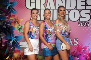 
<a style='margin-left: 5px;' class='btn btn-xs btn-social btn-facebook' href='https://www.facebook.com/sharer/sharer.php?u=https://galeramix.s01.web.getmuller.com.br/imagem/a159/800-800-90/conteudo/site_galerias/159/grandes-amigos-tijucas-clube-31.jpg' rel='popup' data-width='500' data-height='400'><i class='fa fa-facebook'></i>Compartilhar <span class='hidden-xs'>no Facebook</span>
</a> 
<a class='btn btn-default btn-xs' target='_blank' href='imagem/a159/800-800-90/conteudo/site_galerias/159/grandes-amigos-tijucas-clube-31.jpg'>
<span class='glyphicon glyphicon-cloud-download'></span> Salvar
</a>
