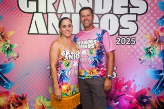 
<a style='margin-left: 5px;' class='btn btn-xs btn-social btn-facebook' href='https://www.facebook.com/sharer/sharer.php?u=https://galeramix.s01.web.getmuller.com.br/imagem/a159/800-800-90/conteudo/site_galerias/159/grandes-amigos-tijucas-clube-34.jpg' rel='popup' data-width='500' data-height='400'><i class='fa fa-facebook'></i>Compartilhar <span class='hidden-xs'>no Facebook</span>
</a> 
<a class='btn btn-default btn-xs' target='_blank' href='imagem/a159/800-800-90/conteudo/site_galerias/159/grandes-amigos-tijucas-clube-34.jpg'>
<span class='glyphicon glyphicon-cloud-download'></span> Salvar
</a>
