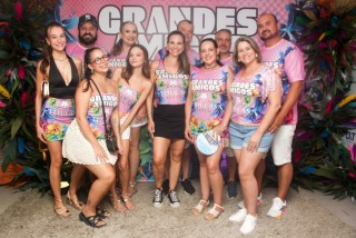 
<a style='margin-left: 5px;' class='btn btn-xs btn-social btn-facebook' href='https://www.facebook.com/sharer/sharer.php?u=https://galeramix.s01.web.getmuller.com.br/imagem/a159/800-800-90/conteudo/site_galerias/159/grandes-amigos-tijucas-clube-52.jpg' rel='popup' data-width='500' data-height='400'><i class='fa fa-facebook'></i>Compartilhar <span class='hidden-xs'>no Facebook</span>
</a> 
<a class='btn btn-default btn-xs' target='_blank' href='imagem/a159/800-800-90/conteudo/site_galerias/159/grandes-amigos-tijucas-clube-52.jpg'>
<span class='glyphicon glyphicon-cloud-download'></span> Salvar
</a>
