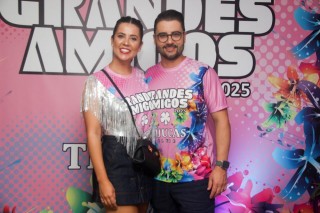 
<a style='margin-left: 5px;' class='btn btn-xs btn-social btn-facebook' href='https://www.facebook.com/sharer/sharer.php?u=https://galeramix.s01.web.getmuller.com.br/imagem/a159/800-800-90/conteudo/site_galerias/159/grandes-amigos-tijucas-clube-54.jpg' rel='popup' data-width='500' data-height='400'><i class='fa fa-facebook'></i>Compartilhar <span class='hidden-xs'>no Facebook</span>
</a> 
<a class='btn btn-default btn-xs' target='_blank' href='imagem/a159/800-800-90/conteudo/site_galerias/159/grandes-amigos-tijucas-clube-54.jpg'>
<span class='glyphicon glyphicon-cloud-download'></span> Salvar
</a>
