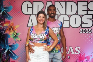 
<a style='margin-left: 5px;' class='btn btn-xs btn-social btn-facebook' href='https://www.facebook.com/sharer/sharer.php?u=https://galeramix.s01.web.getmuller.com.br/imagem/a159/800-800-90/conteudo/site_galerias/159/grandes-amigos-tijucas-clube-57.jpg' rel='popup' data-width='500' data-height='400'><i class='fa fa-facebook'></i>Compartilhar <span class='hidden-xs'>no Facebook</span>
</a> 
<a class='btn btn-default btn-xs' target='_blank' href='imagem/a159/800-800-90/conteudo/site_galerias/159/grandes-amigos-tijucas-clube-57.jpg'>
<span class='glyphicon glyphicon-cloud-download'></span> Salvar
</a>
