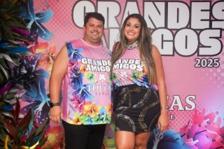 
<a style='margin-left: 5px;' class='btn btn-xs btn-social btn-facebook' href='https://www.facebook.com/sharer/sharer.php?u=https://galeramix.s01.web.getmuller.com.br/imagem/a159/800-800-90/conteudo/site_galerias/159/grandes-amigos-tijucas-clube-73.jpg' rel='popup' data-width='500' data-height='400'><i class='fa fa-facebook'></i>Compartilhar <span class='hidden-xs'>no Facebook</span>
</a> 
<a class='btn btn-default btn-xs' target='_blank' href='imagem/a159/800-800-90/conteudo/site_galerias/159/grandes-amigos-tijucas-clube-73.jpg'>
<span class='glyphicon glyphicon-cloud-download'></span> Salvar
</a>
