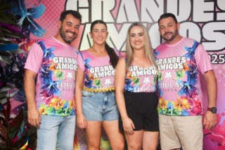 
<a style='margin-left: 5px;' class='btn btn-xs btn-social btn-facebook' href='https://www.facebook.com/sharer/sharer.php?u=https://galeramix.s01.web.getmuller.com.br/imagem/a159/800-800-90/conteudo/site_galerias/159/grandes-amigos-tijucas-clube-8.jpg' rel='popup' data-width='500' data-height='400'><i class='fa fa-facebook'></i>Compartilhar <span class='hidden-xs'>no Facebook</span>
</a> 
<a class='btn btn-default btn-xs' target='_blank' href='imagem/a159/800-800-90/conteudo/site_galerias/159/grandes-amigos-tijucas-clube-8.jpg'>
<span class='glyphicon glyphicon-cloud-download'></span> Salvar
</a>
