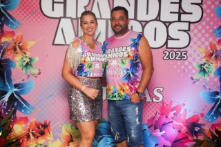 
<a style='margin-left: 5px;' class='btn btn-xs btn-social btn-facebook' href='https://www.facebook.com/sharer/sharer.php?u=https://galeramix.s01.web.getmuller.com.br/imagem/a159/800-800-90/conteudo/site_galerias/159/grandes-amigos-tijucas-clube-84.jpg' rel='popup' data-width='500' data-height='400'><i class='fa fa-facebook'></i>Compartilhar <span class='hidden-xs'>no Facebook</span>
</a> 
<a class='btn btn-default btn-xs' target='_blank' href='imagem/a159/800-800-90/conteudo/site_galerias/159/grandes-amigos-tijucas-clube-84.jpg'>
<span class='glyphicon glyphicon-cloud-download'></span> Salvar
</a>
