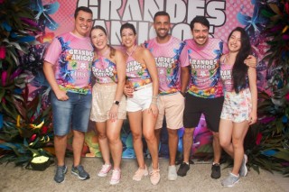 
<a style='margin-left: 5px;' class='btn btn-xs btn-social btn-facebook' href='https://www.facebook.com/sharer/sharer.php?u=https://galeramix.s01.web.getmuller.com.br/imagem/a159/800-800-90/conteudo/site_galerias/159/grandes-amigos-tijucas-clube-90.jpg' rel='popup' data-width='500' data-height='400'><i class='fa fa-facebook'></i>Compartilhar <span class='hidden-xs'>no Facebook</span>
</a> 
<a class='btn btn-default btn-xs' target='_blank' href='imagem/a159/800-800-90/conteudo/site_galerias/159/grandes-amigos-tijucas-clube-90.jpg'>
<span class='glyphicon glyphicon-cloud-download'></span> Salvar
</a>
