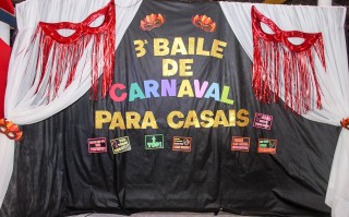 
                                <a style='margin-left: 5px;' class='btn btn-xs btn-social btn-facebook' href='https://www.facebook.com/sharer/sharer.php?u=https://galeramix.s01.web.getmuller.com.br/imagem/a16/800-800-90/conteudo/site_galerias/16/img1628.jpg' rel='popup' data-width='500' data-height='400'><i class='fa fa-facebook'></i>Compartilhar <span class='hidden-xs'>no Facebook</span>
                            </a> 
                            <a class='btn btn-default btn-xs' target='_blank' href='imagem/a16/800-800-90/conteudo/site_galerias/16/img1628.jpg'>
                                <span class='glyphicon glyphicon-cloud-download'></span> Salvar
                            </a>
                            