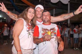 
<a style='margin-left: 5px;' class='btn btn-xs btn-social btn-facebook' href='https://www.facebook.com/sharer/sharer.php?u=https://galeramix.s01.web.getmuller.com.br/imagem/a16/800-800-90/conteudo/site_galerias/16/img1706.jpg' rel='popup' data-width='500' data-height='400'><i class='fa fa-facebook'></i>Compartilhar <span class='hidden-xs'>no Facebook</span>
</a> 
<a class='btn btn-default btn-xs' target='_blank' href='imagem/a16/800-800-90/conteudo/site_galerias/16/img1706.jpg'>
<span class='glyphicon glyphicon-cloud-download'></span> Salvar
</a>
