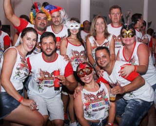 
<a style='margin-left: 5px;' class='btn btn-xs btn-social btn-facebook' href='https://www.facebook.com/sharer/sharer.php?u=https://galeramix.s01.web.getmuller.com.br/imagem/a16/800-800-90/conteudo/site_galerias/16/img1715.jpg' rel='popup' data-width='500' data-height='400'><i class='fa fa-facebook'></i>Compartilhar <span class='hidden-xs'>no Facebook</span>
</a> 
<a class='btn btn-default btn-xs' target='_blank' href='imagem/a16/800-800-90/conteudo/site_galerias/16/img1715.jpg'>
<span class='glyphicon glyphicon-cloud-download'></span> Salvar
</a>
