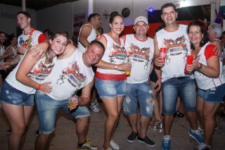 
<a style='margin-left: 5px;' class='btn btn-xs btn-social btn-facebook' href='https://www.facebook.com/sharer/sharer.php?u=https://galeramix.s01.web.getmuller.com.br/imagem/a16/800-800-90/conteudo/site_galerias/16/img1733.jpg' rel='popup' data-width='500' data-height='400'><i class='fa fa-facebook'></i>Compartilhar <span class='hidden-xs'>no Facebook</span>
</a> 
<a class='btn btn-default btn-xs' target='_blank' href='imagem/a16/800-800-90/conteudo/site_galerias/16/img1733.jpg'>
<span class='glyphicon glyphicon-cloud-download'></span> Salvar
</a>
