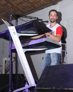 
<a style='margin-left: 5px;' class='btn btn-xs btn-social btn-facebook' href='https://www.facebook.com/sharer/sharer.php?u=https://galeramix.s01.web.getmuller.com.br/imagem/a16/800-800-90/conteudo/site_galerias/16/img1772.jpg' rel='popup' data-width='500' data-height='400'><i class='fa fa-facebook'></i>Compartilhar <span class='hidden-xs'>no Facebook</span>
</a> 
<a class='btn btn-default btn-xs' target='_blank' href='imagem/a16/800-800-90/conteudo/site_galerias/16/img1772.jpg'>
<span class='glyphicon glyphicon-cloud-download'></span> Salvar
</a>
