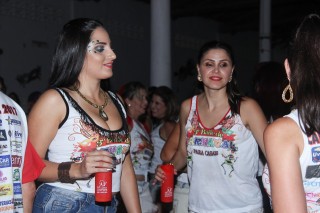 
<a style='margin-left: 5px;' class='btn btn-xs btn-social btn-facebook' href='https://www.facebook.com/sharer/sharer.php?u=https://galeramix.s01.web.getmuller.com.br/imagem/a16/800-800-90/conteudo/site_galerias/16/img1779.jpg' rel='popup' data-width='500' data-height='400'><i class='fa fa-facebook'></i>Compartilhar <span class='hidden-xs'>no Facebook</span>
</a> 
<a class='btn btn-default btn-xs' target='_blank' href='imagem/a16/800-800-90/conteudo/site_galerias/16/img1779.jpg'>
<span class='glyphicon glyphicon-cloud-download'></span> Salvar
</a>
