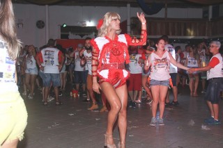 
<a style='margin-left: 5px;' class='btn btn-xs btn-social btn-facebook' href='https://www.facebook.com/sharer/sharer.php?u=https://galeramix.s01.web.getmuller.com.br/imagem/a16/800-800-90/conteudo/site_galerias/16/img1790.jpg' rel='popup' data-width='500' data-height='400'><i class='fa fa-facebook'></i>Compartilhar <span class='hidden-xs'>no Facebook</span>
</a> 
<a class='btn btn-default btn-xs' target='_blank' href='imagem/a16/800-800-90/conteudo/site_galerias/16/img1790.jpg'>
<span class='glyphicon glyphicon-cloud-download'></span> Salvar
</a>
