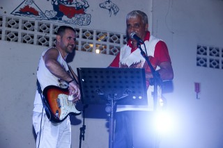 
<a style='margin-left: 5px;' class='btn btn-xs btn-social btn-facebook' href='https://www.facebook.com/sharer/sharer.php?u=https://galeramix.s01.web.getmuller.com.br/imagem/a16/800-800-90/conteudo/site_galerias/16/img1814.jpg' rel='popup' data-width='500' data-height='400'><i class='fa fa-facebook'></i>Compartilhar <span class='hidden-xs'>no Facebook</span>
</a> 
<a class='btn btn-default btn-xs' target='_blank' href='imagem/a16/800-800-90/conteudo/site_galerias/16/img1814.jpg'>
<span class='glyphicon glyphicon-cloud-download'></span> Salvar
</a>
