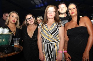 
<a style='margin-left: 5px;' class='btn btn-xs btn-social btn-facebook' href='https://www.facebook.com/sharer/sharer.php?u=https://galeramix.s01.web.getmuller.com.br/imagem/a162/800-800-90/conteudo/site_galerias/162/tijufest-2025-zeze-di-camargo-14.jpg' rel='popup' data-width='500' data-height='400'><i class='fa fa-facebook'></i>Compartilhar <span class='hidden-xs'>no Facebook</span>
</a> 
<a class='btn btn-default btn-xs' target='_blank' href='imagem/a162/800-800-90/conteudo/site_galerias/162/tijufest-2025-zeze-di-camargo-14.jpg'>
<span class='glyphicon glyphicon-cloud-download'></span> Salvar
</a>
