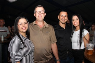 
<a style='margin-left: 5px;' class='btn btn-xs btn-social btn-facebook' href='https://www.facebook.com/sharer/sharer.php?u=https://galeramix.s01.web.getmuller.com.br/imagem/a162/800-800-90/conteudo/site_galerias/162/tijufest-2025-zeze-di-camargo-15.jpg' rel='popup' data-width='500' data-height='400'><i class='fa fa-facebook'></i>Compartilhar <span class='hidden-xs'>no Facebook</span>
</a> 
<a class='btn btn-default btn-xs' target='_blank' href='imagem/a162/800-800-90/conteudo/site_galerias/162/tijufest-2025-zeze-di-camargo-15.jpg'>
<span class='glyphicon glyphicon-cloud-download'></span> Salvar
</a>
