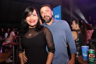 
<a style='margin-left: 5px;' class='btn btn-xs btn-social btn-facebook' href='https://www.facebook.com/sharer/sharer.php?u=https://galeramix.s01.web.getmuller.com.br/imagem/a162/800-800-90/conteudo/site_galerias/162/tijufest-2025-zeze-di-camargo-16.jpg' rel='popup' data-width='500' data-height='400'><i class='fa fa-facebook'></i>Compartilhar <span class='hidden-xs'>no Facebook</span>
</a> 
<a class='btn btn-default btn-xs' target='_blank' href='imagem/a162/800-800-90/conteudo/site_galerias/162/tijufest-2025-zeze-di-camargo-16.jpg'>
<span class='glyphicon glyphicon-cloud-download'></span> Salvar
</a>
