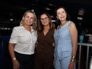 
<a style='margin-left: 5px;' class='btn btn-xs btn-social btn-facebook' href='https://www.facebook.com/sharer/sharer.php?u=https://galeramix.s01.web.getmuller.com.br/imagem/a162/800-800-90/conteudo/site_galerias/162/tijufest-2025-zeze-di-camargo-27.jpg' rel='popup' data-width='500' data-height='400'><i class='fa fa-facebook'></i>Compartilhar <span class='hidden-xs'>no Facebook</span>
</a> 
<a class='btn btn-default btn-xs' target='_blank' href='imagem/a162/800-800-90/conteudo/site_galerias/162/tijufest-2025-zeze-di-camargo-27.jpg'>
<span class='glyphicon glyphicon-cloud-download'></span> Salvar
</a>
