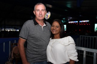 
<a style='margin-left: 5px;' class='btn btn-xs btn-social btn-facebook' href='https://www.facebook.com/sharer/sharer.php?u=https://galeramix.s01.web.getmuller.com.br/imagem/a162/800-800-90/conteudo/site_galerias/162/tijufest-2025-zeze-di-camargo-29.jpg' rel='popup' data-width='500' data-height='400'><i class='fa fa-facebook'></i>Compartilhar <span class='hidden-xs'>no Facebook</span>
</a> 
<a class='btn btn-default btn-xs' target='_blank' href='imagem/a162/800-800-90/conteudo/site_galerias/162/tijufest-2025-zeze-di-camargo-29.jpg'>
<span class='glyphicon glyphicon-cloud-download'></span> Salvar
</a>
