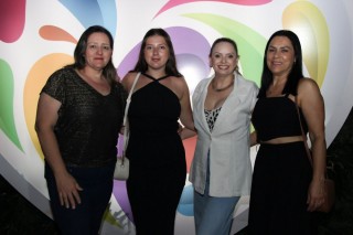 
<a style='margin-left: 5px;' class='btn btn-xs btn-social btn-facebook' href='https://www.facebook.com/sharer/sharer.php?u=https://galeramix.s01.web.getmuller.com.br/imagem/a162/800-800-90/conteudo/site_galerias/162/tijufest-2025-zeze-di-camargo-36.jpg' rel='popup' data-width='500' data-height='400'><i class='fa fa-facebook'></i>Compartilhar <span class='hidden-xs'>no Facebook</span>
</a> 
<a class='btn btn-default btn-xs' target='_blank' href='imagem/a162/800-800-90/conteudo/site_galerias/162/tijufest-2025-zeze-di-camargo-36.jpg'>
<span class='glyphicon glyphicon-cloud-download'></span> Salvar
</a>
