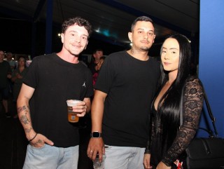 
<a style='margin-left: 5px;' class='btn btn-xs btn-social btn-facebook' href='https://www.facebook.com/sharer/sharer.php?u=https://galeramix.s01.web.getmuller.com.br/imagem/a162/800-800-90/conteudo/site_galerias/162/tijufest-2025-zeze-di-camargo-42.jpg' rel='popup' data-width='500' data-height='400'><i class='fa fa-facebook'></i>Compartilhar <span class='hidden-xs'>no Facebook</span>
</a> 
<a class='btn btn-default btn-xs' target='_blank' href='imagem/a162/800-800-90/conteudo/site_galerias/162/tijufest-2025-zeze-di-camargo-42.jpg'>
<span class='glyphicon glyphicon-cloud-download'></span> Salvar
</a>
