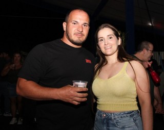 
<a style='margin-left: 5px;' class='btn btn-xs btn-social btn-facebook' href='https://www.facebook.com/sharer/sharer.php?u=https://galeramix.s01.web.getmuller.com.br/imagem/a162/800-800-90/conteudo/site_galerias/162/tijufest-2025-zeze-di-camargo-44.jpg' rel='popup' data-width='500' data-height='400'><i class='fa fa-facebook'></i>Compartilhar <span class='hidden-xs'>no Facebook</span>
</a> 
<a class='btn btn-default btn-xs' target='_blank' href='imagem/a162/800-800-90/conteudo/site_galerias/162/tijufest-2025-zeze-di-camargo-44.jpg'>
<span class='glyphicon glyphicon-cloud-download'></span> Salvar
</a>
