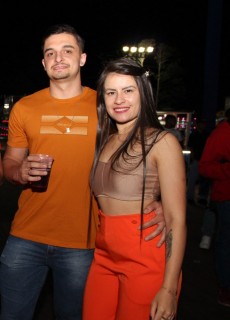 
<a style='margin-left: 5px;' class='btn btn-xs btn-social btn-facebook' href='https://www.facebook.com/sharer/sharer.php?u=https://galeramix.s01.web.getmuller.com.br/imagem/a162/800-800-90/conteudo/site_galerias/162/tijufest-2025-zeze-di-camargo-48.jpg' rel='popup' data-width='500' data-height='400'><i class='fa fa-facebook'></i>Compartilhar <span class='hidden-xs'>no Facebook</span>
</a> 
<a class='btn btn-default btn-xs' target='_blank' href='imagem/a162/800-800-90/conteudo/site_galerias/162/tijufest-2025-zeze-di-camargo-48.jpg'>
<span class='glyphicon glyphicon-cloud-download'></span> Salvar
</a>
