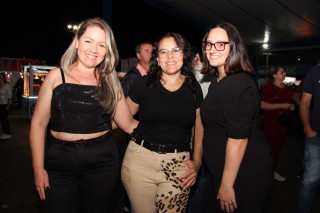 
<a style='margin-left: 5px;' class='btn btn-xs btn-social btn-facebook' href='https://www.facebook.com/sharer/sharer.php?u=https://galeramix.s01.web.getmuller.com.br/imagem/a162/800-800-90/conteudo/site_galerias/162/tijufest-2025-zeze-di-camargo-50.jpg' rel='popup' data-width='500' data-height='400'><i class='fa fa-facebook'></i>Compartilhar <span class='hidden-xs'>no Facebook</span>
</a> 
<a class='btn btn-default btn-xs' target='_blank' href='imagem/a162/800-800-90/conteudo/site_galerias/162/tijufest-2025-zeze-di-camargo-50.jpg'>
<span class='glyphicon glyphicon-cloud-download'></span> Salvar
</a>
