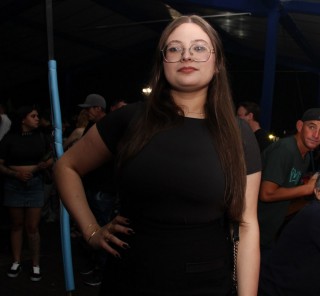 
<a style='margin-left: 5px;' class='btn btn-xs btn-social btn-facebook' href='https://www.facebook.com/sharer/sharer.php?u=https://galeramix.s01.web.getmuller.com.br/imagem/a162/800-800-90/conteudo/site_galerias/162/tijufest-2025-zeze-di-camargo-53.jpg' rel='popup' data-width='500' data-height='400'><i class='fa fa-facebook'></i>Compartilhar <span class='hidden-xs'>no Facebook</span>
</a> 
<a class='btn btn-default btn-xs' target='_blank' href='imagem/a162/800-800-90/conteudo/site_galerias/162/tijufest-2025-zeze-di-camargo-53.jpg'>
<span class='glyphicon glyphicon-cloud-download'></span> Salvar
</a>
