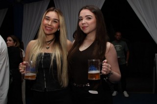 
<a style='margin-left: 5px;' class='btn btn-xs btn-social btn-facebook' href='https://www.facebook.com/sharer/sharer.php?u=https://galeramix.s01.web.getmuller.com.br/imagem/a162/800-800-90/conteudo/site_galerias/162/tijufest-2025-zeze-di-camargo-72.jpg' rel='popup' data-width='500' data-height='400'><i class='fa fa-facebook'></i>Compartilhar <span class='hidden-xs'>no Facebook</span>
</a> 
<a class='btn btn-default btn-xs' target='_blank' href='imagem/a162/800-800-90/conteudo/site_galerias/162/tijufest-2025-zeze-di-camargo-72.jpg'>
<span class='glyphicon glyphicon-cloud-download'></span> Salvar
</a>
