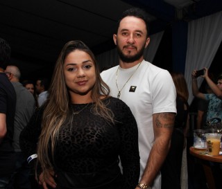 
<a style='margin-left: 5px;' class='btn btn-xs btn-social btn-facebook' href='https://www.facebook.com/sharer/sharer.php?u=https://galeramix.s01.web.getmuller.com.br/imagem/a162/800-800-90/conteudo/site_galerias/162/tijufest-2025-zeze-di-camargo-73.jpg' rel='popup' data-width='500' data-height='400'><i class='fa fa-facebook'></i>Compartilhar <span class='hidden-xs'>no Facebook</span>
</a> 
<a class='btn btn-default btn-xs' target='_blank' href='imagem/a162/800-800-90/conteudo/site_galerias/162/tijufest-2025-zeze-di-camargo-73.jpg'>
<span class='glyphicon glyphicon-cloud-download'></span> Salvar
</a>
