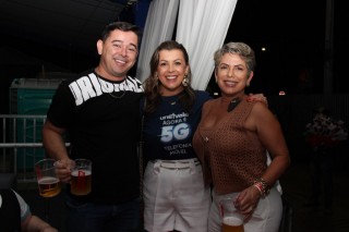 
<a style='margin-left: 5px;' class='btn btn-xs btn-social btn-facebook' href='https://www.facebook.com/sharer/sharer.php?u=https://galeramix.s01.web.getmuller.com.br/imagem/a162/800-800-90/conteudo/site_galerias/162/tijufest-2025-zeze-di-camargo-79.jpg' rel='popup' data-width='500' data-height='400'><i class='fa fa-facebook'></i>Compartilhar <span class='hidden-xs'>no Facebook</span>
</a> 
<a class='btn btn-default btn-xs' target='_blank' href='imagem/a162/800-800-90/conteudo/site_galerias/162/tijufest-2025-zeze-di-camargo-79.jpg'>
<span class='glyphicon glyphicon-cloud-download'></span> Salvar
</a>
