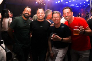 
<a style='margin-left: 5px;' class='btn btn-xs btn-social btn-facebook' href='https://www.facebook.com/sharer/sharer.php?u=https://galeramix.s01.web.getmuller.com.br/imagem/a162/800-800-90/conteudo/site_galerias/162/tijufest-2025-zeze-di-camargo-81.jpg' rel='popup' data-width='500' data-height='400'><i class='fa fa-facebook'></i>Compartilhar <span class='hidden-xs'>no Facebook</span>
</a> 
<a class='btn btn-default btn-xs' target='_blank' href='imagem/a162/800-800-90/conteudo/site_galerias/162/tijufest-2025-zeze-di-camargo-81.jpg'>
<span class='glyphicon glyphicon-cloud-download'></span> Salvar
</a>
