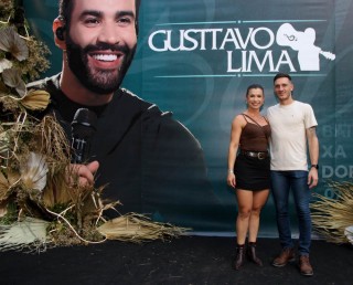 
<a style='margin-left: 5px;' class='btn btn-xs btn-social btn-facebook' href='https://www.facebook.com/sharer/sharer.php?u=https://galeramix.s01.web.getmuller.com.br/imagem/a163/800-800-90/conteudo/site_galerias/163/gustavo-lima-costelaco-junior-seco-galeramix-101.jpg' rel='popup' data-width='500' data-height='400'><i class='fa fa-facebook'></i>Compartilhar <span class='hidden-xs'>no Facebook</span>
</a> 
<a class='btn btn-default btn-xs' target='_blank' href='imagem/a163/800-800-90/conteudo/site_galerias/163/gustavo-lima-costelaco-junior-seco-galeramix-101.jpg'>
<span class='glyphicon glyphicon-cloud-download'></span> Salvar
</a>
