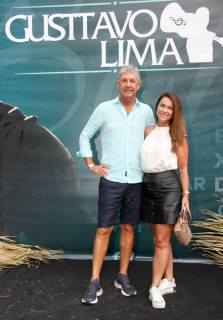 
<a style='margin-left: 5px;' class='btn btn-xs btn-social btn-facebook' href='https://www.facebook.com/sharer/sharer.php?u=https://galeramix.s01.web.getmuller.com.br/imagem/a163/800-800-90/conteudo/site_galerias/163/gustavo-lima-costelaco-junior-seco-galeramix-108.jpg' rel='popup' data-width='500' data-height='400'><i class='fa fa-facebook'></i>Compartilhar <span class='hidden-xs'>no Facebook</span>
</a> 
<a class='btn btn-default btn-xs' target='_blank' href='imagem/a163/800-800-90/conteudo/site_galerias/163/gustavo-lima-costelaco-junior-seco-galeramix-108.jpg'>
<span class='glyphicon glyphicon-cloud-download'></span> Salvar
</a>
