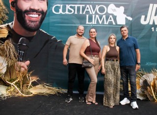 
<a style='margin-left: 5px;' class='btn btn-xs btn-social btn-facebook' href='https://www.facebook.com/sharer/sharer.php?u=https://galeramix.s01.web.getmuller.com.br/imagem/a163/800-800-90/conteudo/site_galerias/163/gustavo-lima-costelaco-junior-seco-galeramix-110.jpg' rel='popup' data-width='500' data-height='400'><i class='fa fa-facebook'></i>Compartilhar <span class='hidden-xs'>no Facebook</span>
</a> 
<a class='btn btn-default btn-xs' target='_blank' href='imagem/a163/800-800-90/conteudo/site_galerias/163/gustavo-lima-costelaco-junior-seco-galeramix-110.jpg'>
<span class='glyphicon glyphicon-cloud-download'></span> Salvar
</a>
