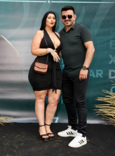 
<a style='margin-left: 5px;' class='btn btn-xs btn-social btn-facebook' href='https://www.facebook.com/sharer/sharer.php?u=https://galeramix.s01.web.getmuller.com.br/imagem/a163/800-800-90/conteudo/site_galerias/163/gustavo-lima-costelaco-junior-seco-galeramix-112.jpg' rel='popup' data-width='500' data-height='400'><i class='fa fa-facebook'></i>Compartilhar <span class='hidden-xs'>no Facebook</span>
</a> 
<a class='btn btn-default btn-xs' target='_blank' href='imagem/a163/800-800-90/conteudo/site_galerias/163/gustavo-lima-costelaco-junior-seco-galeramix-112.jpg'>
<span class='glyphicon glyphicon-cloud-download'></span> Salvar
</a>
