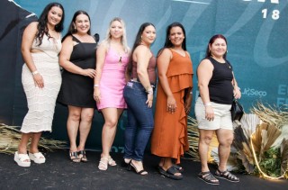 
<a style='margin-left: 5px;' class='btn btn-xs btn-social btn-facebook' href='https://www.facebook.com/sharer/sharer.php?u=https://galeramix.s01.web.getmuller.com.br/imagem/a163/800-800-90/conteudo/site_galerias/163/gustavo-lima-costelaco-junior-seco-galeramix-118.jpg' rel='popup' data-width='500' data-height='400'><i class='fa fa-facebook'></i>Compartilhar <span class='hidden-xs'>no Facebook</span>
</a> 
<a class='btn btn-default btn-xs' target='_blank' href='imagem/a163/800-800-90/conteudo/site_galerias/163/gustavo-lima-costelaco-junior-seco-galeramix-118.jpg'>
<span class='glyphicon glyphicon-cloud-download'></span> Salvar
</a>
