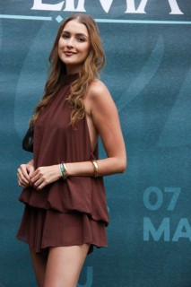 
<a style='margin-left: 5px;' class='btn btn-xs btn-social btn-facebook' href='https://www.facebook.com/sharer/sharer.php?u=https://galeramix.s01.web.getmuller.com.br/imagem/a163/800-800-90/conteudo/site_galerias/163/gustavo-lima-costelaco-junior-seco-galeramix-122.jpg' rel='popup' data-width='500' data-height='400'><i class='fa fa-facebook'></i>Compartilhar <span class='hidden-xs'>no Facebook</span>
</a> 
<a class='btn btn-default btn-xs' target='_blank' href='imagem/a163/800-800-90/conteudo/site_galerias/163/gustavo-lima-costelaco-junior-seco-galeramix-122.jpg'>
<span class='glyphicon glyphicon-cloud-download'></span> Salvar
</a>
