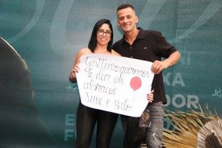 
<a style='margin-left: 5px;' class='btn btn-xs btn-social btn-facebook' href='https://www.facebook.com/sharer/sharer.php?u=https://galeramix.s01.web.getmuller.com.br/imagem/a163/800-800-90/conteudo/site_galerias/163/gustavo-lima-costelaco-junior-seco-galeramix-139.jpg' rel='popup' data-width='500' data-height='400'><i class='fa fa-facebook'></i>Compartilhar <span class='hidden-xs'>no Facebook</span>
</a> 
<a class='btn btn-default btn-xs' target='_blank' href='imagem/a163/800-800-90/conteudo/site_galerias/163/gustavo-lima-costelaco-junior-seco-galeramix-139.jpg'>
<span class='glyphicon glyphicon-cloud-download'></span> Salvar
</a>
